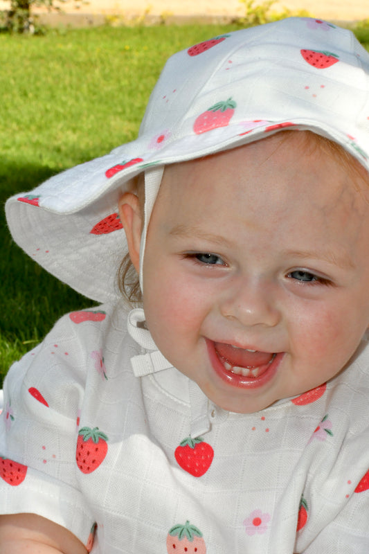 Berry Top, Short & Sunhat Set