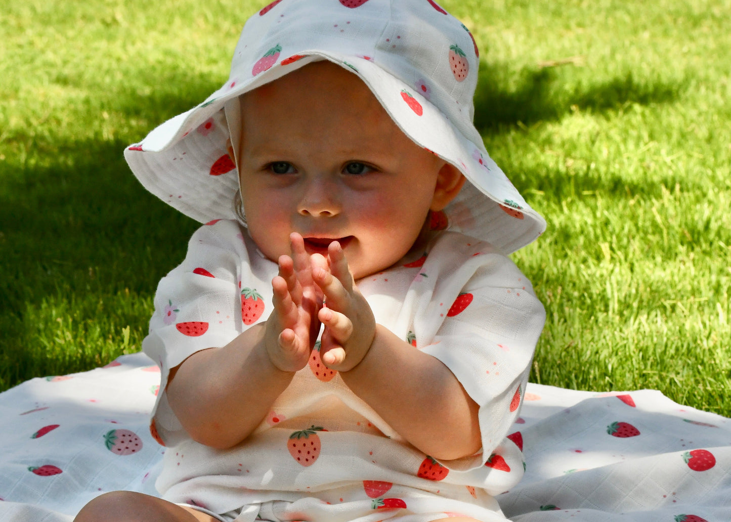 Berry Top, Short & Sunhat Set